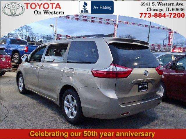 2017 Toyota Sienna LE